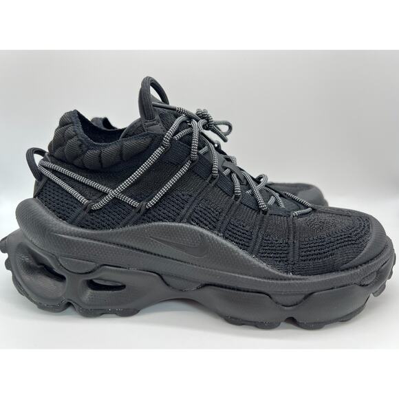 Nike Air Max Flyknit Venture Black Metallic FD2110-005 Women's 10/Men's 8.5 - Picture 1 of 16